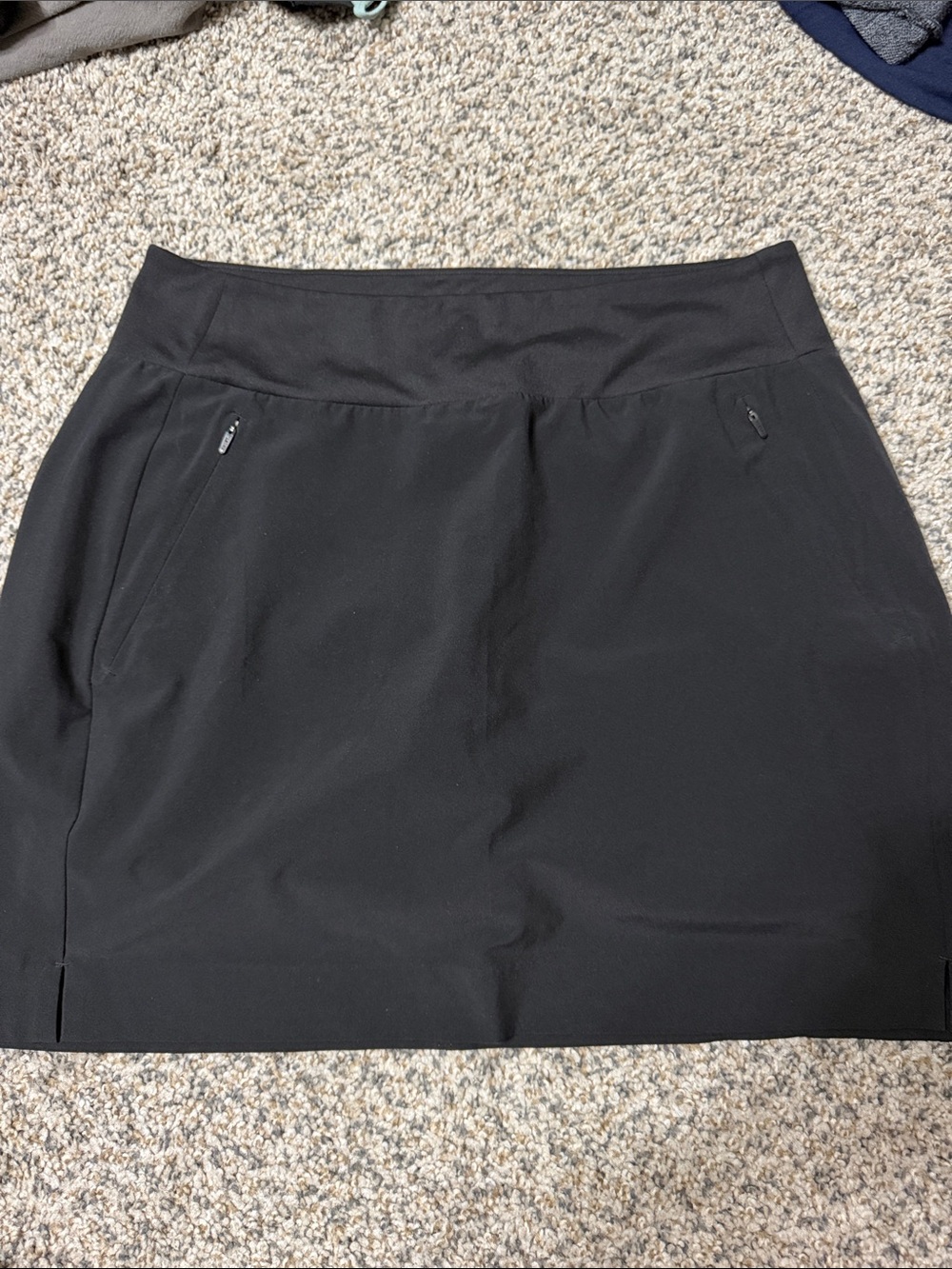 Athleta SoHo Skirt size 6 black
